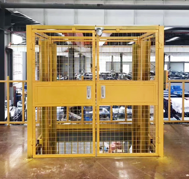 济宁智能导轨式升降机亮相