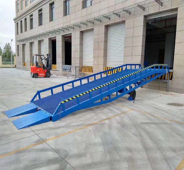 济宁移动式登车桥装卸
